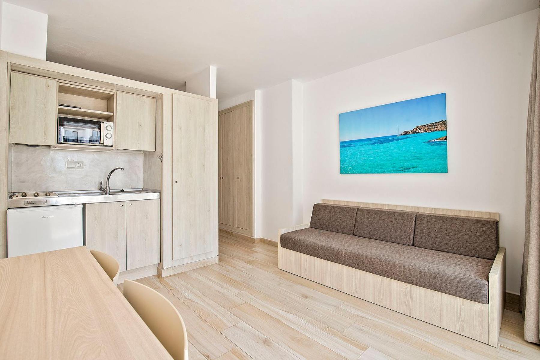 Sunside Ibiza Studios - Only Adults- Formerly Known As Central Park Сан-Антоніо Екстер'єр фото